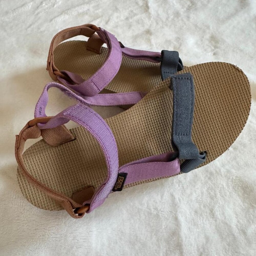 Teva Size 8